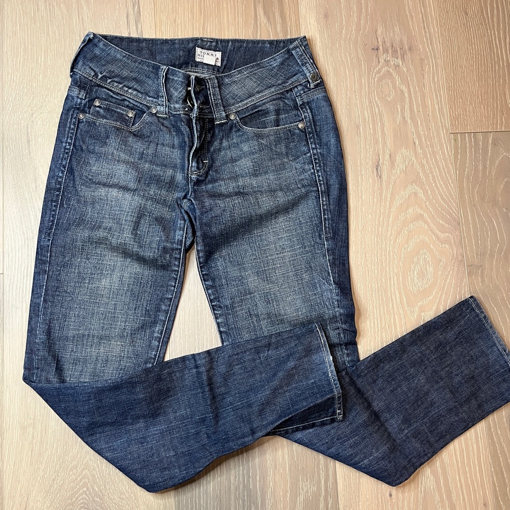 Tommy Hilfiger. Women's Blue Jeans. Size 27